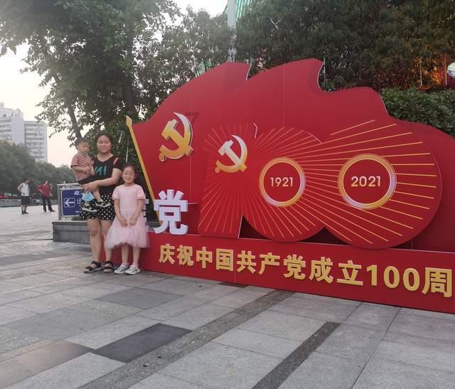 救援受困的鬃狼